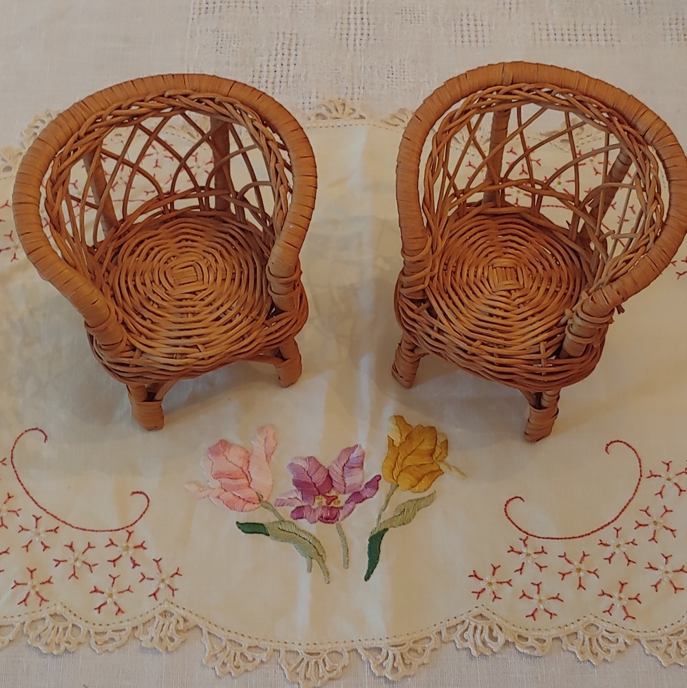 Vintage Wicker Chair Set